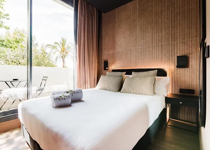 Arena Select Hotel