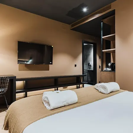 Arena Select מלון